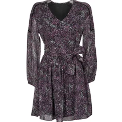 One Step - RAKI< Robes