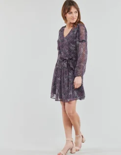 One Step - RAKI< Robes