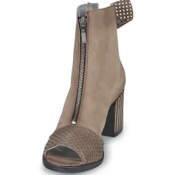Papucei - STU Beige Clearance
