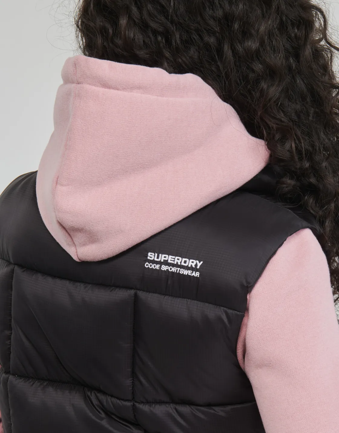 Superdry - CODE MTN SPORT GILET Black Clearance