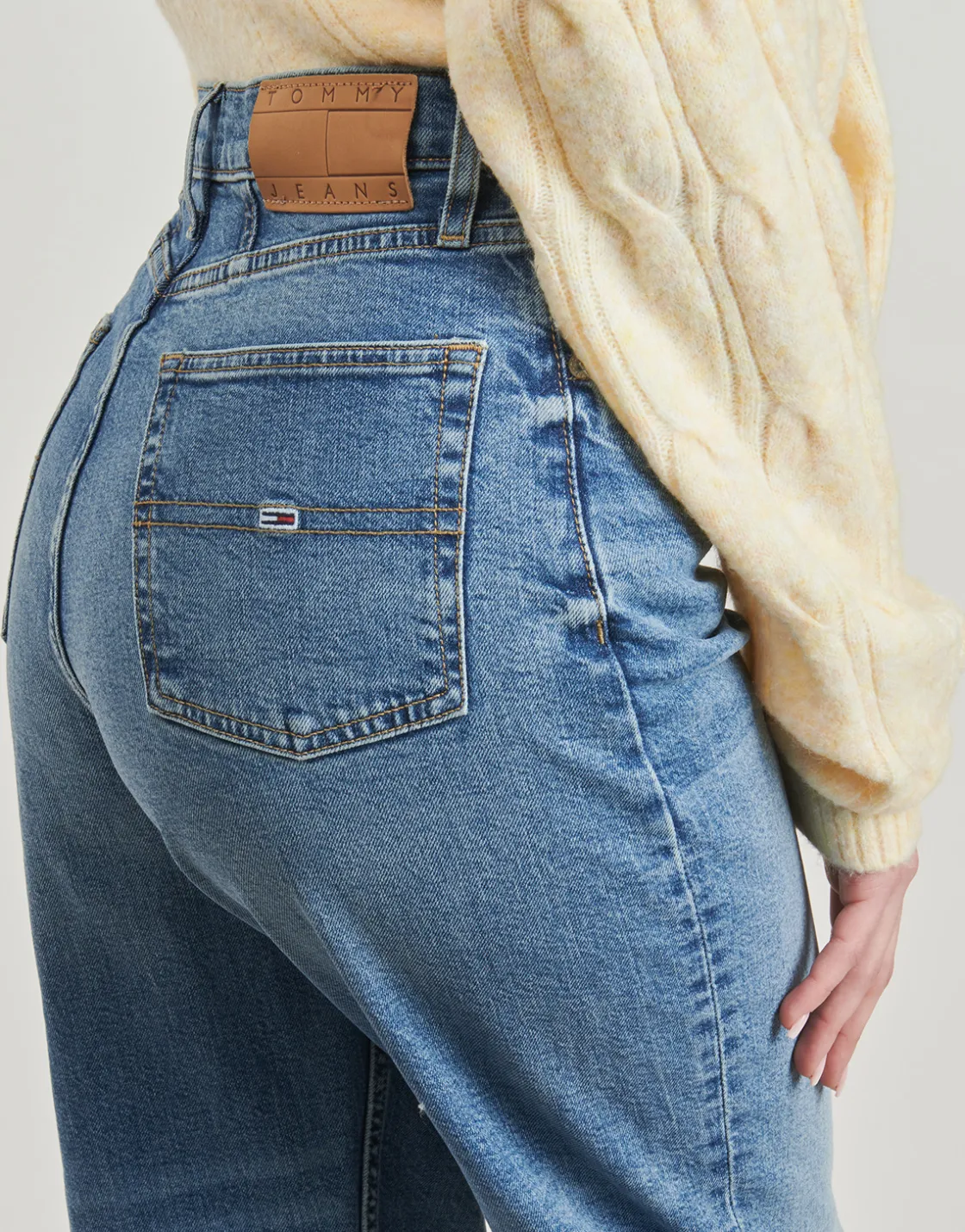 Tommy Jeans - MOM JEAN UH TPR AI5117< Jeans