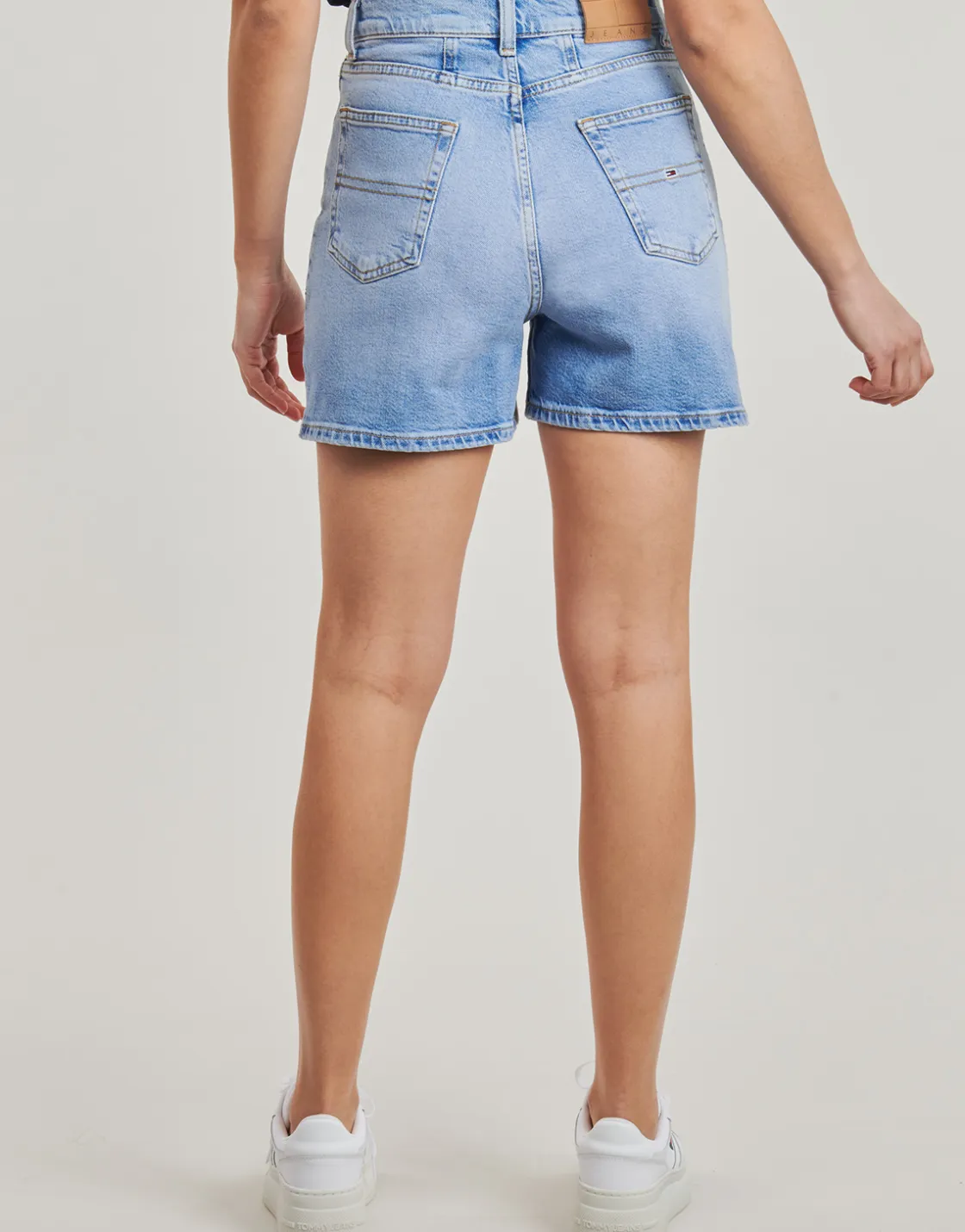 Tommy Jeans - MOM SHORT BI0112 Bleu New