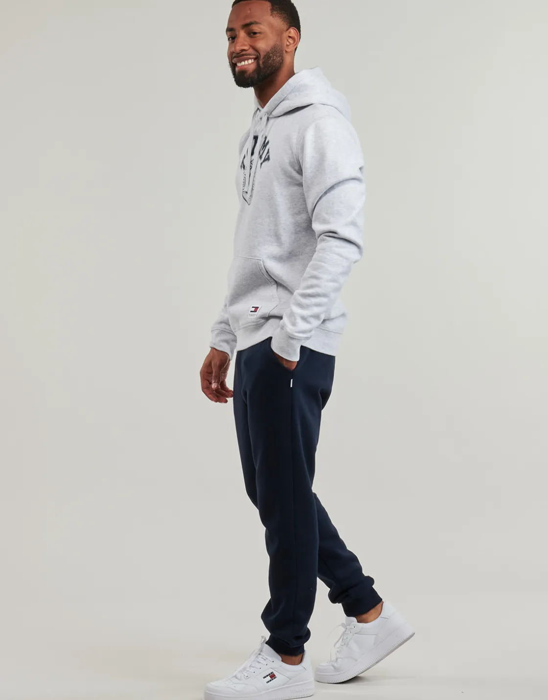 Tommy Jeans - TJM REG WASHED PREP EXPLR HOODIE Gris