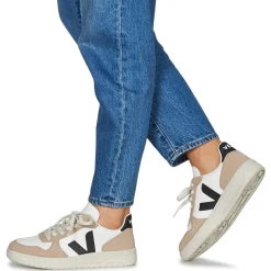 Veja - V-10 Sale