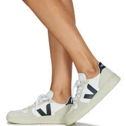 Veja - V-10 Outlet