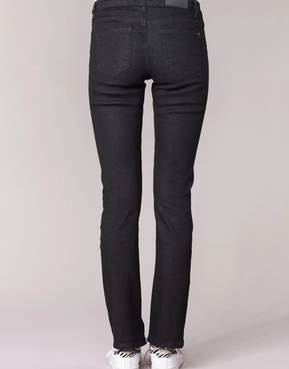 Yurban Jeans^- IESQUANE