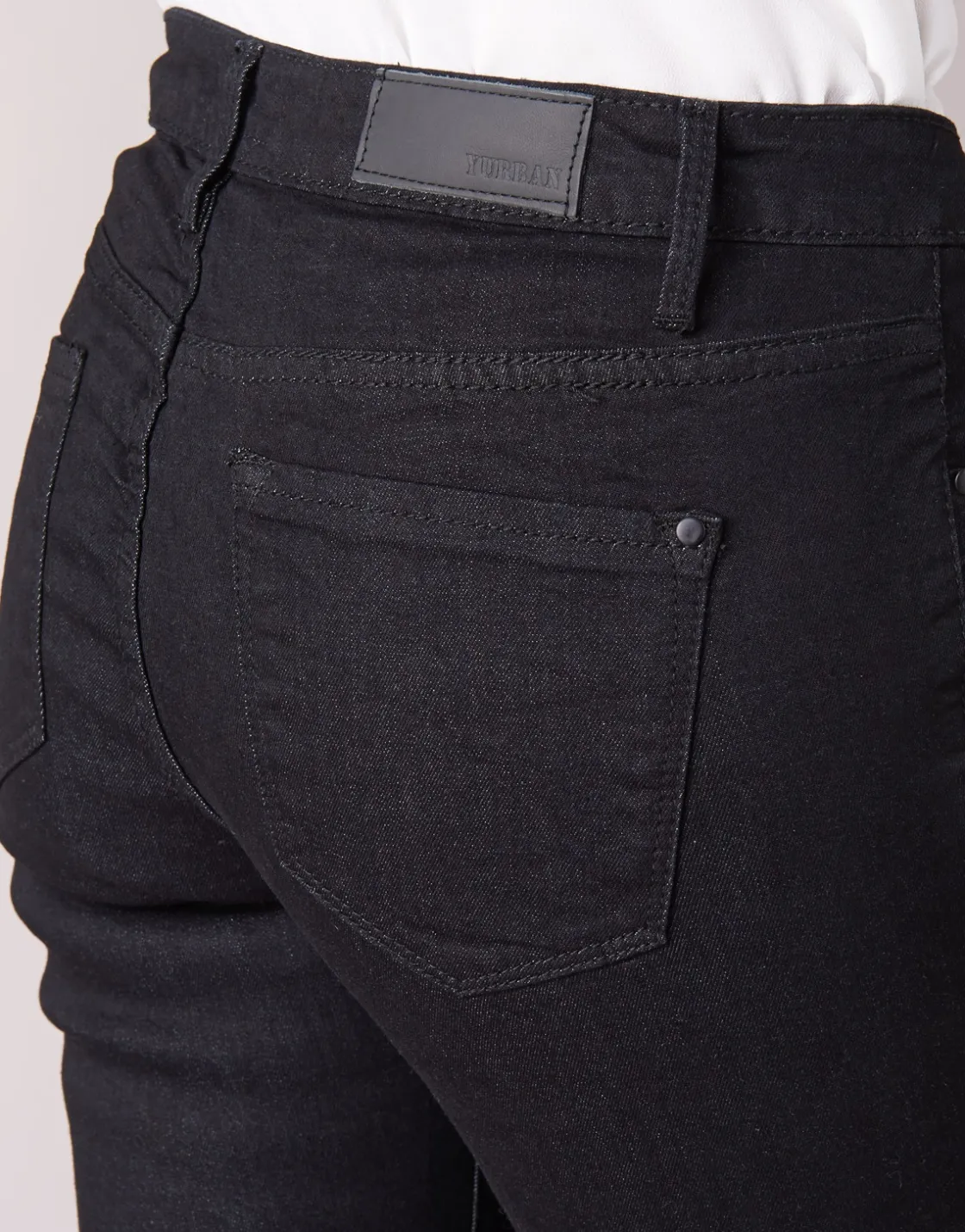 Yurban Jeans^- IESQUANE